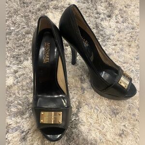 Michael Kors Peep Toe Heel Gold Plate Sz 7